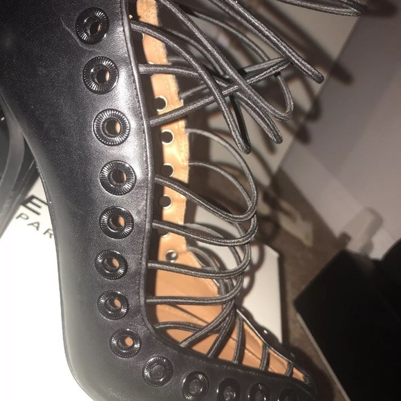 Givenchy - Picture 4 of 6